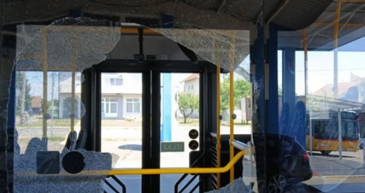 Incident u Srebreniku, kamenovan autobus iz Brčkog, srpska djeca iz Brčkog/Ebrcko.net