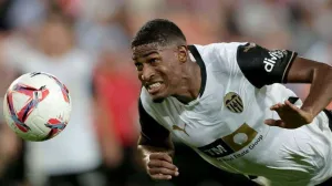 Cristhian Mosquera (FOTO: Valencia)