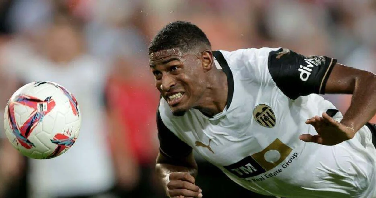 Cristhian Mosquera (FOTO: Valencia)