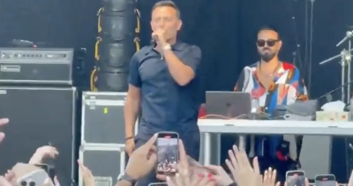 Trenutak prije neobičnog plesa Mustafe Sandala/X