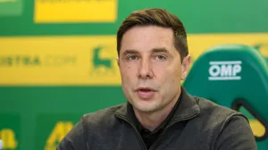 26.02.2025., Pula - Konferencija za medije povodom predstavljanja novog igraca NK Istra 1961. Na konferenciji su prisustvovali sportski direktor Sasa Bjelanovic i igrac Danijel Djuric.  Photo: Srecko Niketic/PIXSELL