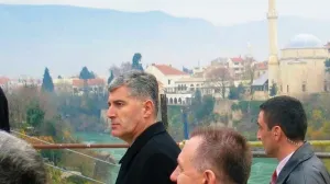 Dragan Čović stara slika, Stari most, obnova Starog mosta nakon rušenja/X.com