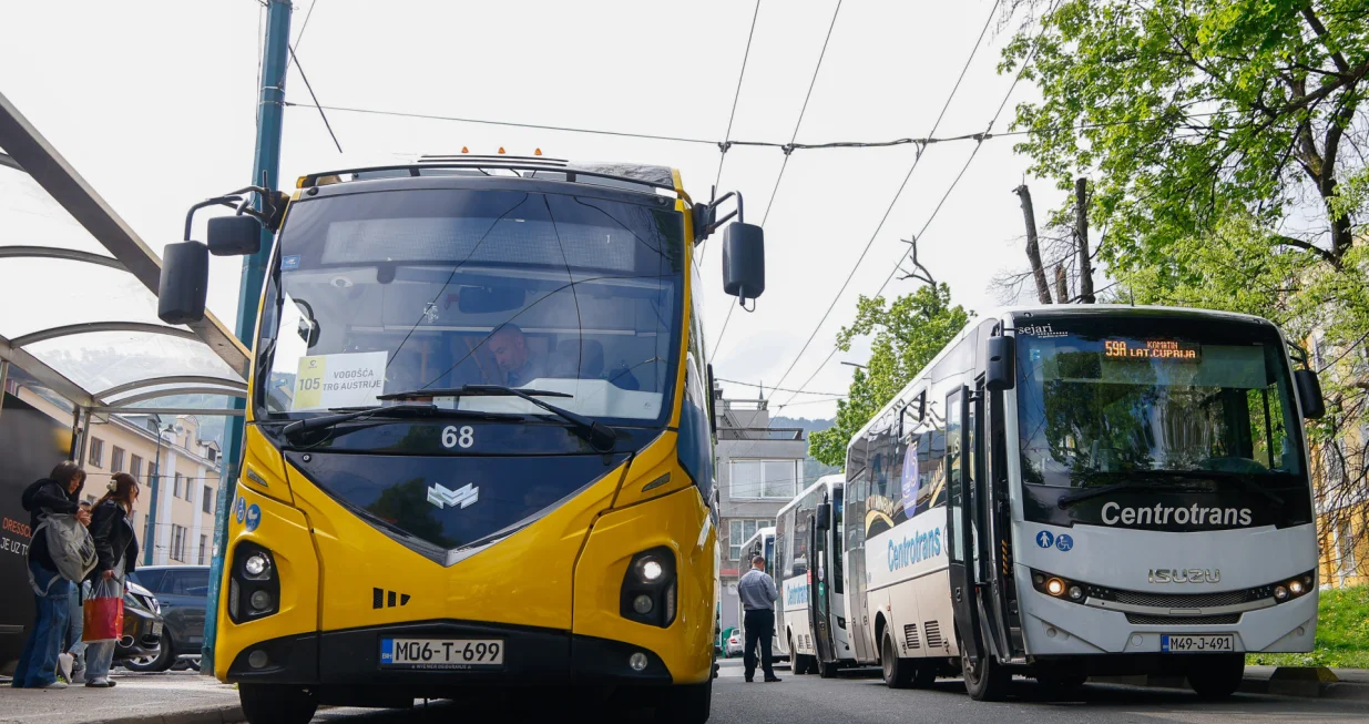 Javni prevoz ilustracije/Damir Deljo