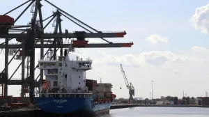 najveća luka u evropi/Julia Taubitz