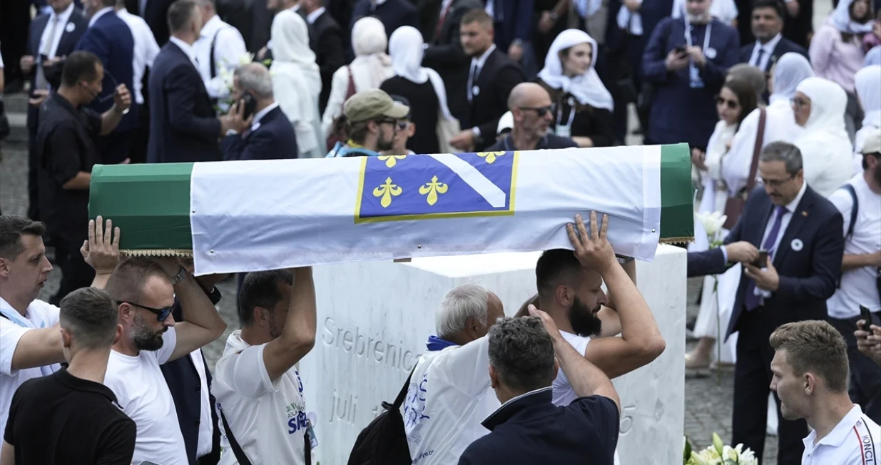srebrenica dženaza anadolia 1/