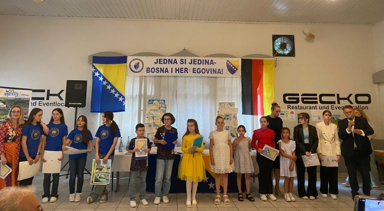 Manifestacija u Stuttgartu povodom završetka školske godine u bosanskim dopunskim školama/H. H.