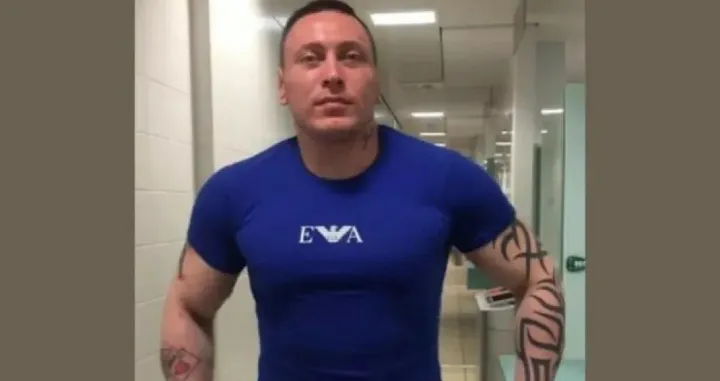 Sean je danima ležao mrtav u WC-u/Društvene Mreže