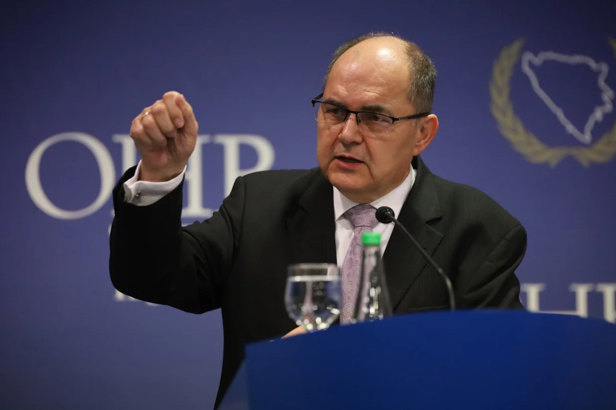 Visoki predstavnik Christian Schmidt nametnuo tehničke izmjene Izbornog zakona u Bosni i Hercegovini./Senad Gubelić