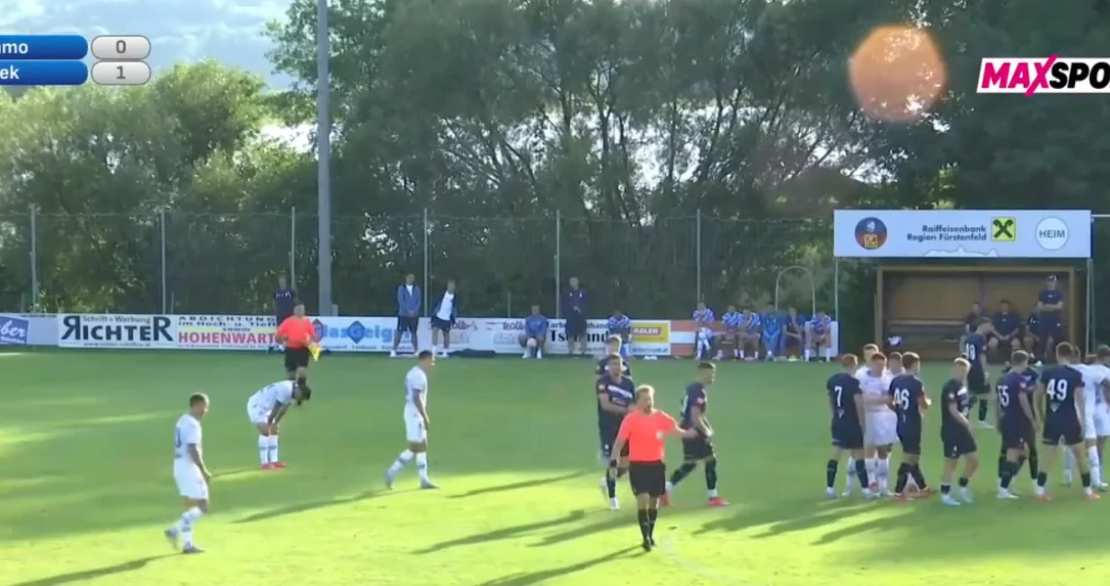 Julian Weinberger napušta teren Osijek - Dynamo Kyiv