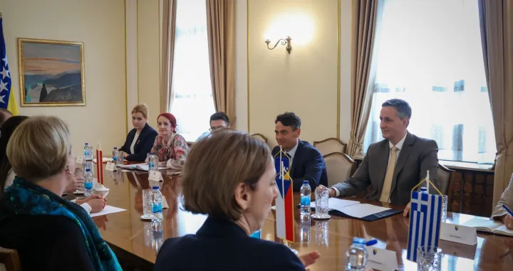 Denis Bećirović s ambasadorima i predstavnicima ambasada zemalja članica grupe Prijatelji Zapadnog Balkana u Predsjedništvu BiH//