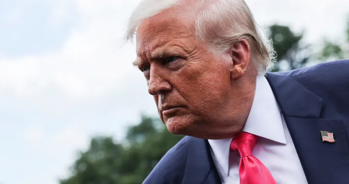 U.S. President Donald Trump speaks with reporters, as he departs for travel to Pennsylvania from the South Lawn at the White House in Washington, D.C. U.S., July 15, 2025. REUTERS/Jonathan Ernst/Jonathan Ernst