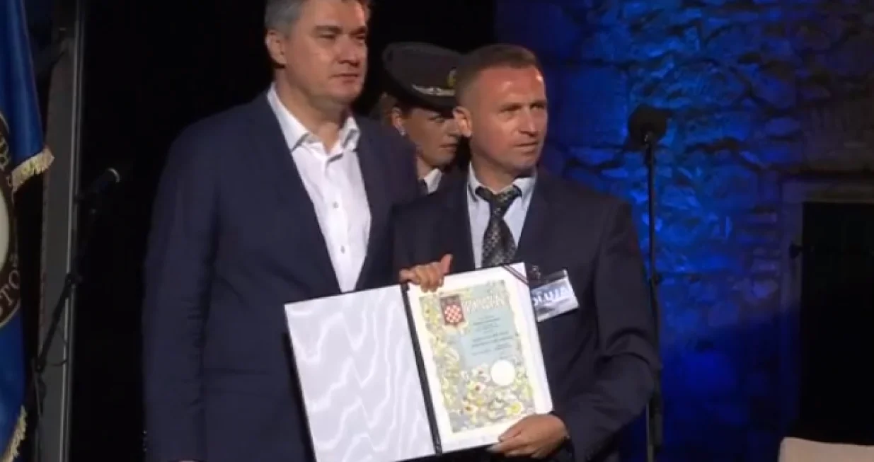 Zlatan Mijo Jelić primio povelju od Milanovića/