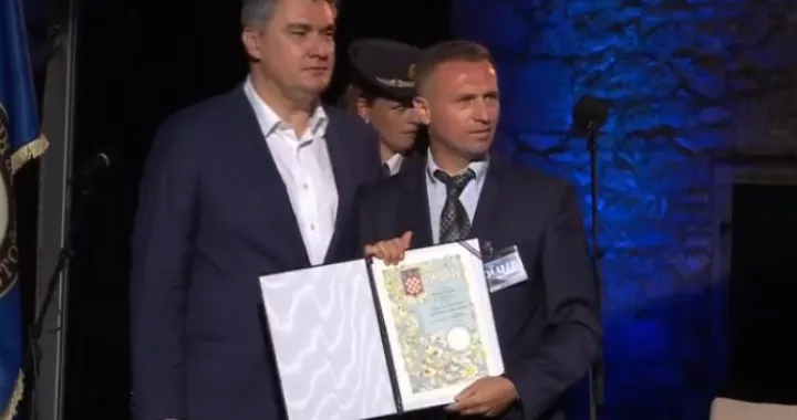 Zlatan Mijo Jelić primio povelju od Milanovića/