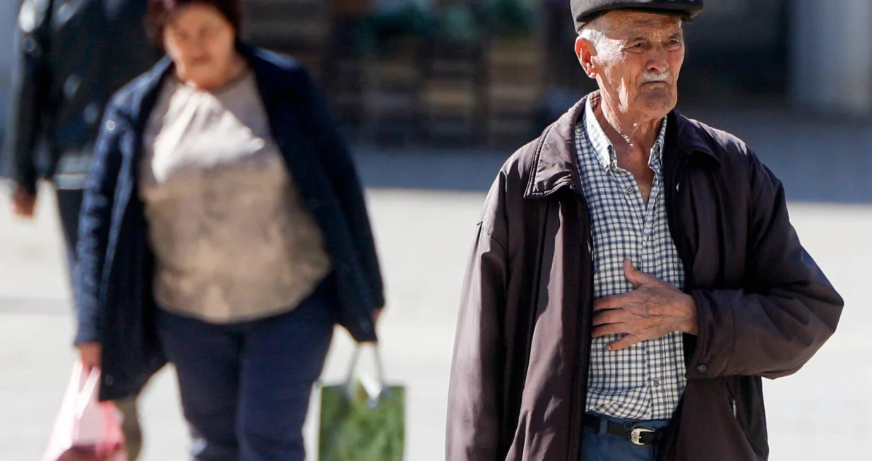 Penzioneri ilustracija/Damir Deljo