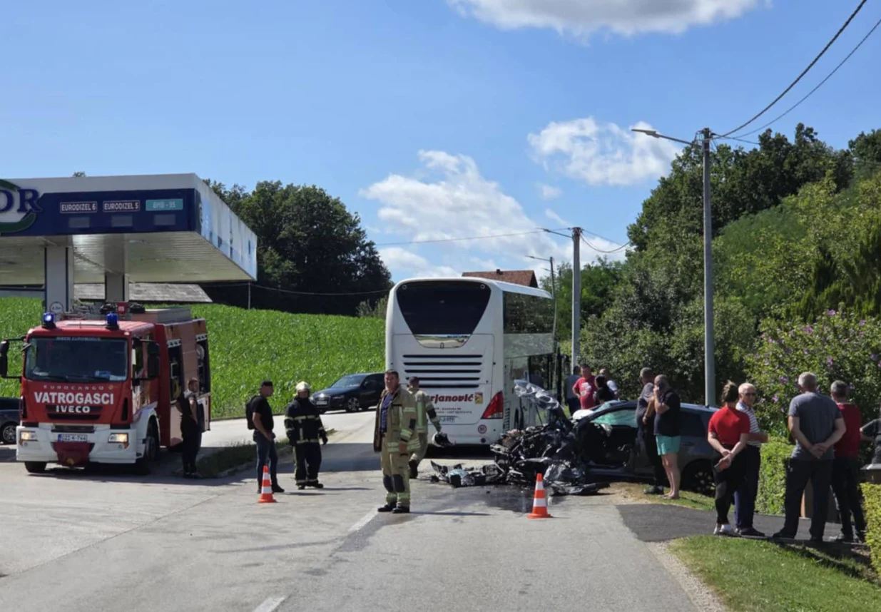 sudar golfa i autobusa kod prijedora/Facebook