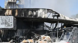 18.07.2025., Sirac - U tvornici gradjevinskog materijala Baumit u Siracu, mjestu u Bjelovarsko-bilogorskoj zupaniji, u petak prijepodne buknuo je pozar, gase ga vatrogasci iz Daruvara i okolnih mjesta Photo: Damir Spehar/PIXSELL/Damir Spehar/pixsell