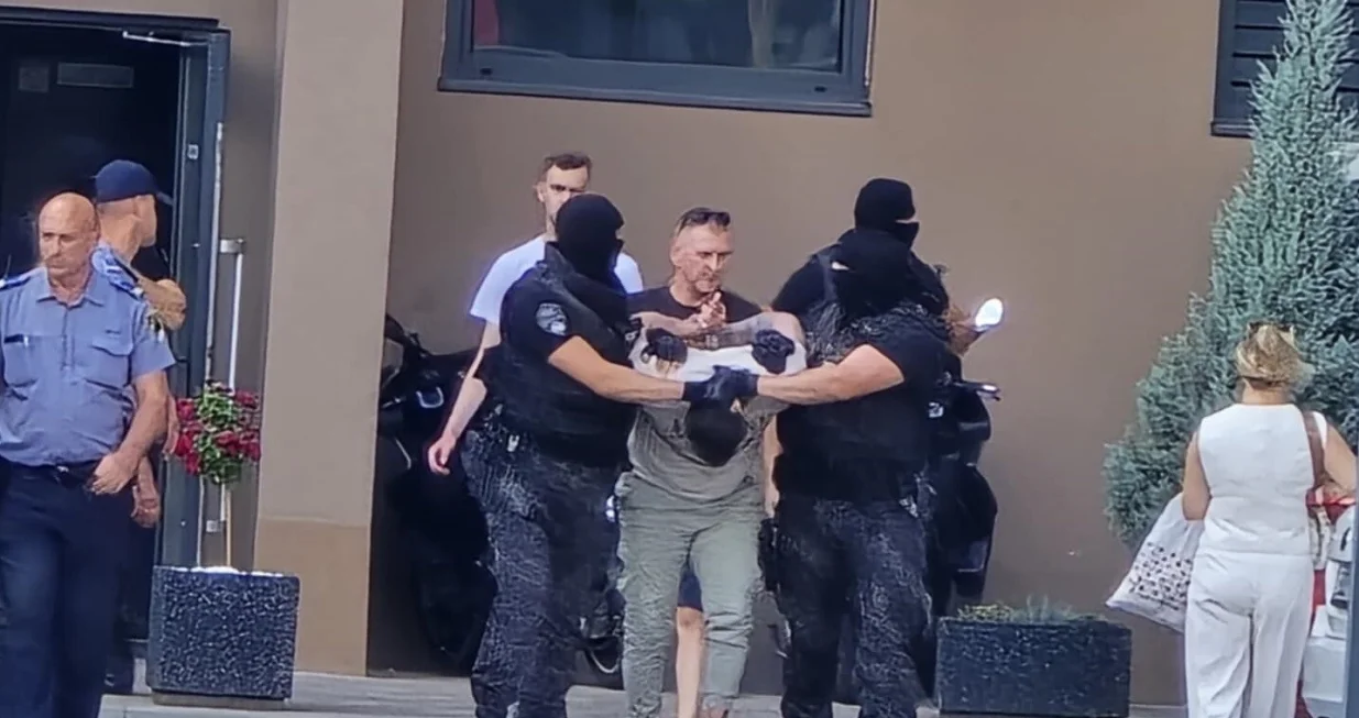 Akcija u naselju Sjenjak u Tuzli//