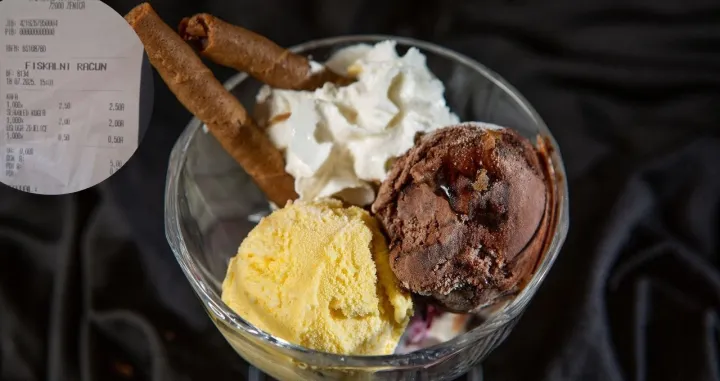 Sladoled u zdjelici koja je naplaćena u slastičarni/