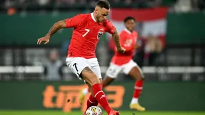 epa10316749 Marko Arnautovic of Austria in action during the international friendly soccer match between Austria and Italy in Vienna, Austria, 20 November 2022. EPA/CHRISTIAN BRUNA