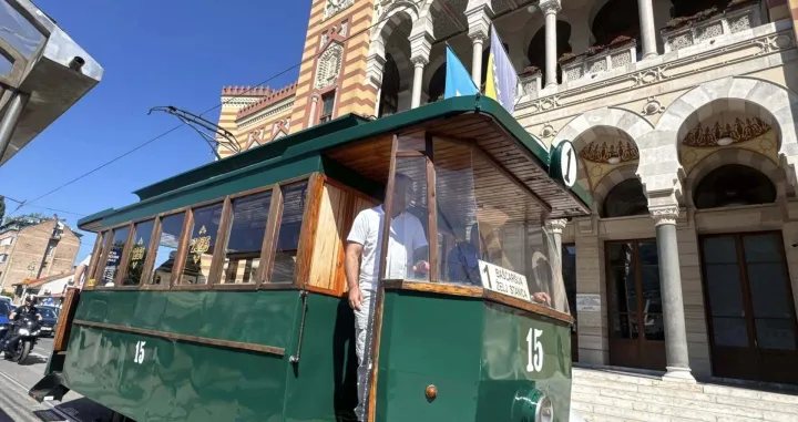 TRAM 1895 je prevezao i prve putnike/Facebook/Facebook