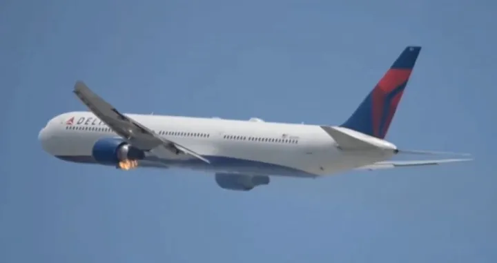 Boeing 767 motor se zapalio prilikom polijetanja/Screenshot