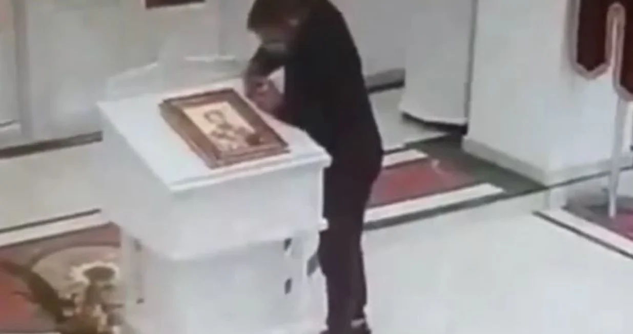 Krađa novčanih priloga u crkvi/