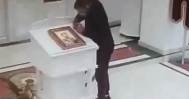 Krađa novčanih priloga u crkvi/