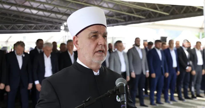 reis kavazović kamičani, kolektivna dženaza/Mina