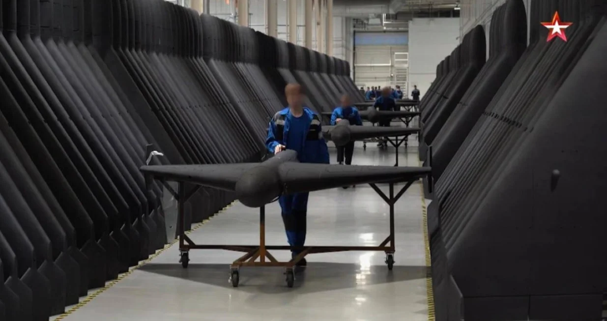 Kako tinejdžeri pomažu Putinu u bombardiranju Ukrajine/X/@noelreports