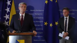 Konferencija za medije poslanika u Predstavničkom domu Parlamentarne skupštine Bosne i Hercegovine Šemsudina Mehmedovića i Jasmina Emrića/Senad Gubelić