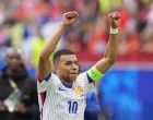 Dizeldorf, NjemaДЌka - 1. jul 2024: Kylian Mbappe iz Francuske slavi pobjedu na kraju utakmice osmine finala UEFA EURO 2024 izmeД'u Francuske i Belgije u Merkur Spiel-Areni (Duseldorf Arena) u Dizeldorfu. (Emin Sansar - Anadolu Agency)