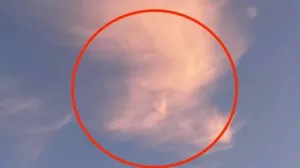 Donald Trump na nebu, "ukazao" se/Društvene Mreže