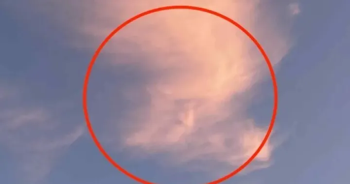 Donald Trump na nebu, "ukazao" se/Društvene Mreže