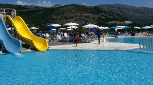 Užas nakon pada sa vodenog tobogana na otoku Rabu/