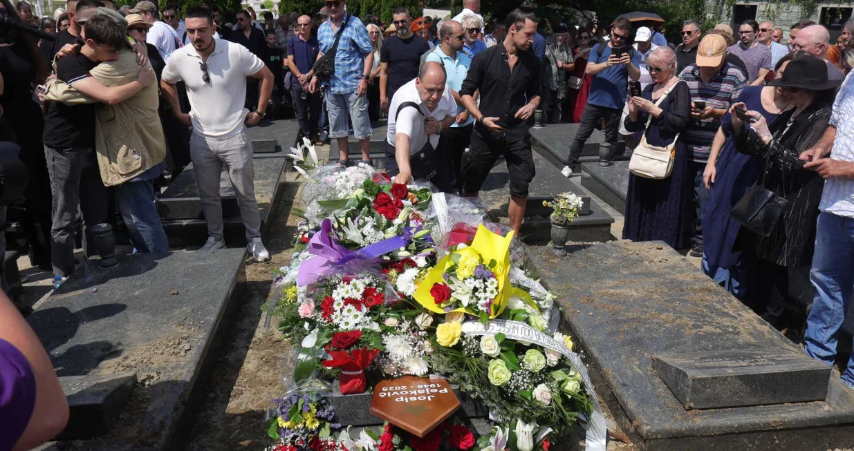 Sahranjen Josip Pejaković, sahrana, gradsko groblje Bare, sahrana/Senad Gubelić