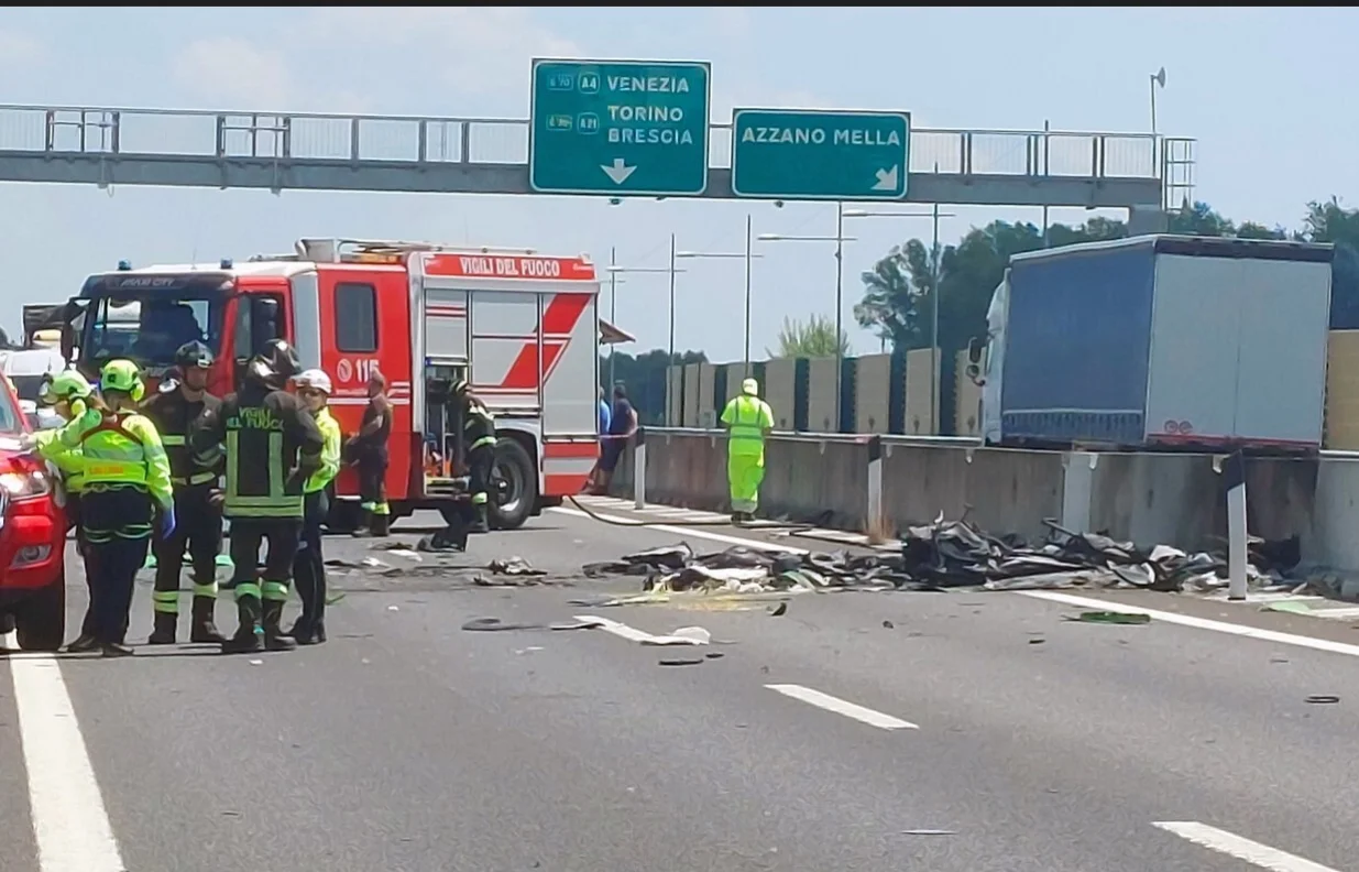 mali avion pao u italiji, 2 mrtvih x/X