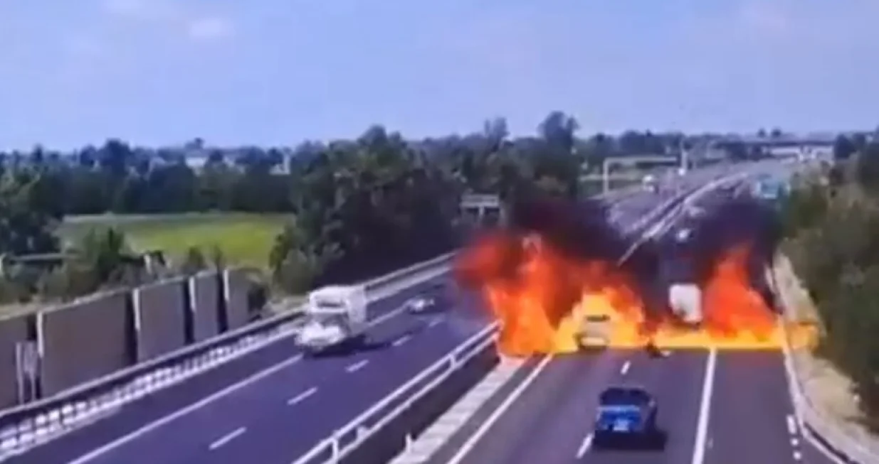 mali avion pao u italiji, 2 mrtvih x/X