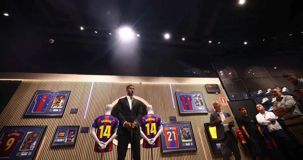 Soccer Football - FC Barcelona present new player Marcus Rashford - FC Barcelona Club Shop, Barcelona, Spain - July 23, 2025 Barcelona's new signing Marcus Rashford talks during his presentation REUTERS/Albert Gea