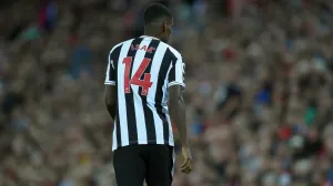 epa10150696 Newcastle's Alexander Isak in action during the English Premier League soccer match between Liverpool FC and Newcastle United in Liverpool, Britain, 31 August 2022. EPA/PETER POWELL EDITORIAL USE ONLY. No use with unauthorized audio, video, data, fixture lists, club/league logos or 'live' services. Online in-match use limited to 120 images, no video emulation. No use in betting, games or single club/league/player publications