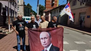 Vojin Pavlović sa slikom Vladimira Putina Facebook/Facebook