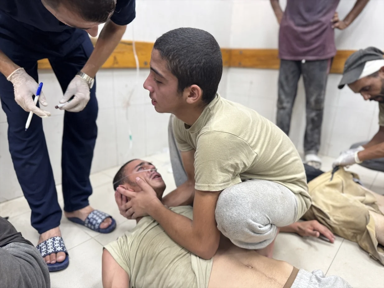 Izraelska vojska je u četvrtak pustila na slobodu deset palestinskih maloljetnika nakon što su ih skoro mjesec dana pritvorili u području za distribuciju pomoći al-Shakoush na sjeverozapadu Rafaha, području koje je prethodno označeno kao "siguran koridor" za humanitarnu pomoć na jugu Gaze/Abdallah F.s. Alattar