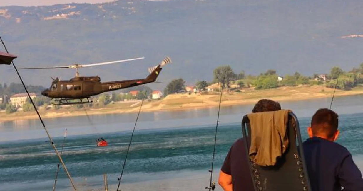 Prozor-Rama, požar, Ramsko jezero, helikopter OS BiH, kupači/Prozor-rama.info
