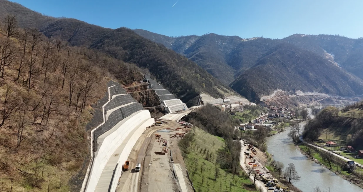 Dionica Vranduk - Ponirak/Facebook/Autoceste Fbih