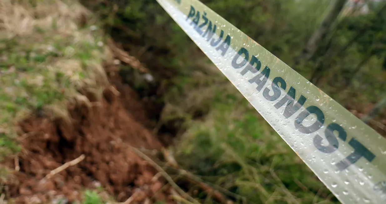 Curine njive klizište ilustracije/Senad Gubelić