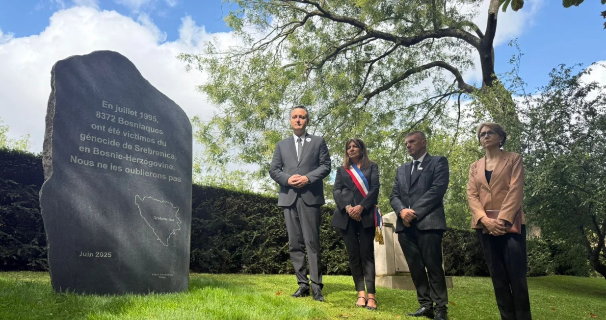 Otvaranje spomen-obilježja žrtavama genocida u Srebrenici u Parizu (Francuska)//