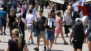 Prvi dan ljeta 2025. u Sarajevu, građani i turisti na ulicama/Senad Gubelić