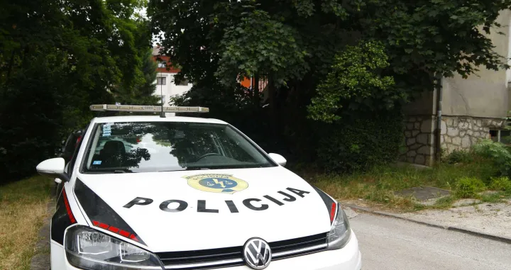 MUP KS, policija, uviđaj, ubistvo na Višnjiku, policijsko auto/Damir Deljo