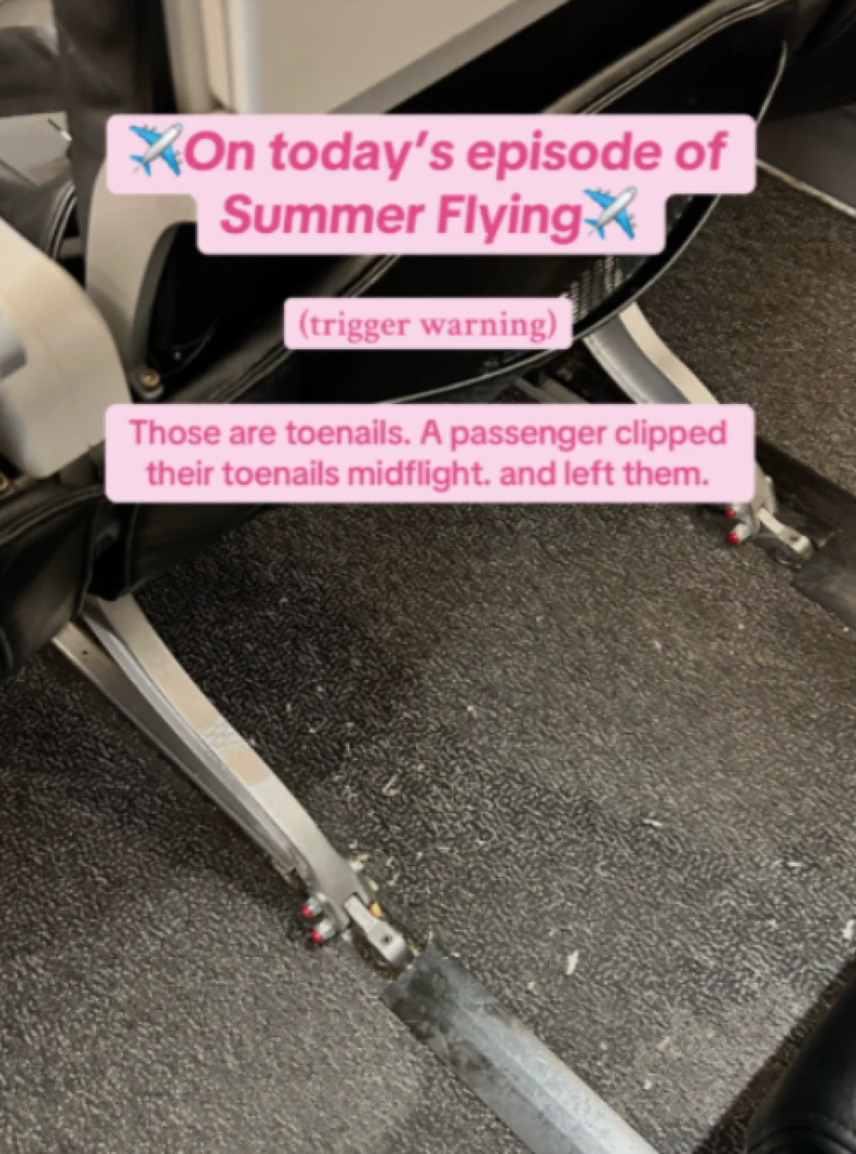 Stjuardesa objavila fotografiju, putnik rezao nokte/