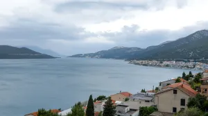 Neum prizori van sezone/Damir Deljo