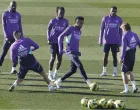 epa10392409 (L-R) Real Madrid's players Antonio Rudiger, Karim Benzema, Eduardo Vamvainga, Eder Militao, David Alaba and Luka Modric take part in a training session held at Valdebebas Sports City in Madrid, central Spain, 06 January 2023. Real Madrid will face Villarreal CF in their Spanish LaLiga soccer match on 07 January. EPA/SERGIO PEREZ